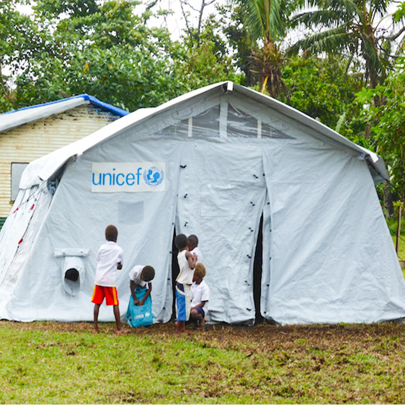Puball Mol Ilchuspóireach Caighdeánach UNICEF 42m² le Clúdach Scáthaigh Comhtháite/inbhainte